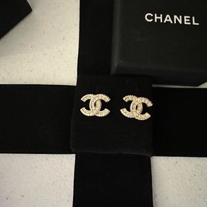 Earrings CHANEL gold tone